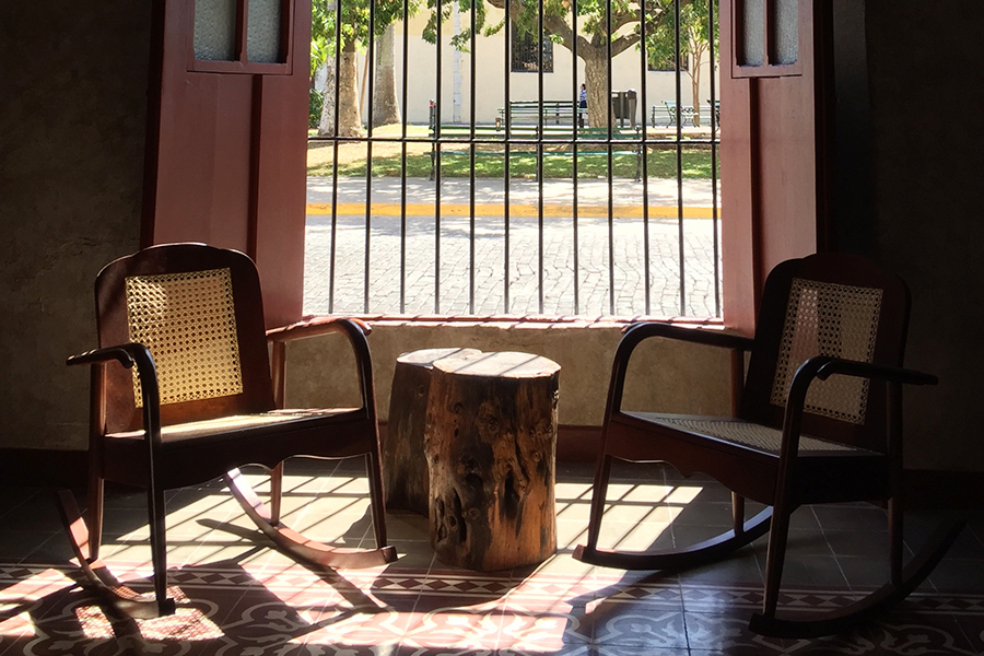 Hostel in Merida: Barrio Vivo views from inside to Parque la Ermita